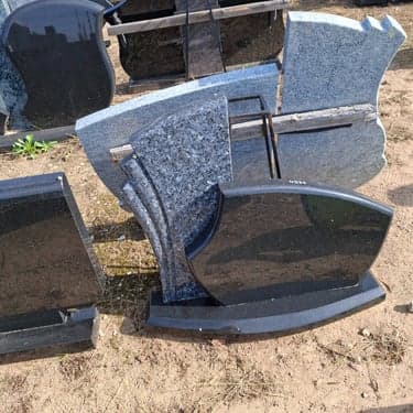 Dviejų dalių paminklai 5