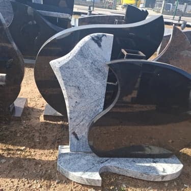 Dviejų dalių paminklai 11