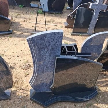 Dviejų dalių paminklai 15