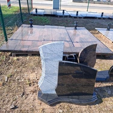 Dviejų dalių paminklai 16