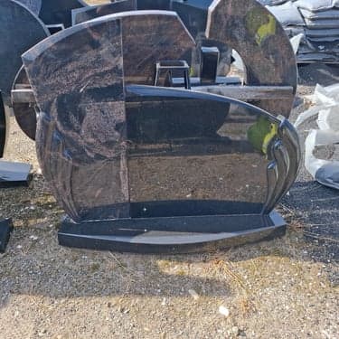 Dviejų dalių paminklai 24