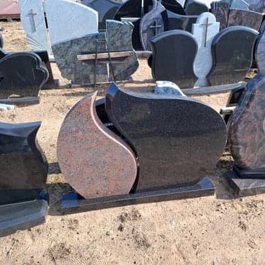 Dviejų dalių paminklai 35