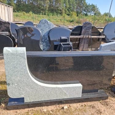 Dviejų dalių paminklai 38