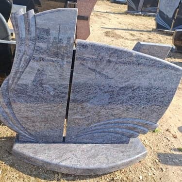 Dviejų dalių paminklai 42