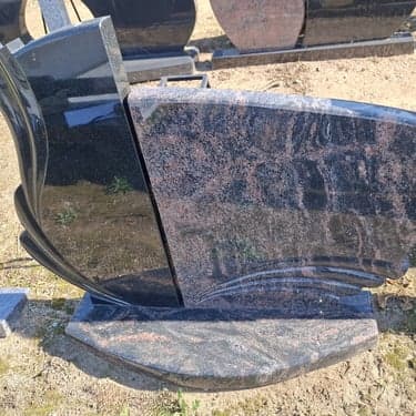 Dviejų dalių paminklai 46