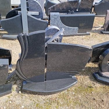 Dviejų dalių paminklai 48