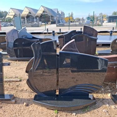 Dviejų dalių paminklai 49