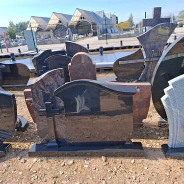 Dviejų dalių paminklai 51