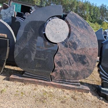 Dviejų dalių paminklai 52