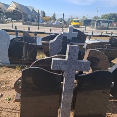 Trijų ir daugiau dalių paminklai 4