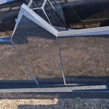 Trijų ir daugiau dalių paminklai 6