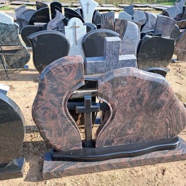 Trijų ir daugiau dalių paminklai 9