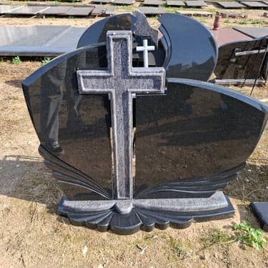 Trijų ir daugiau dalių paminklai 10