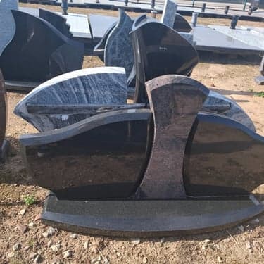 Trijų ir daugiau dalių paminklai 19