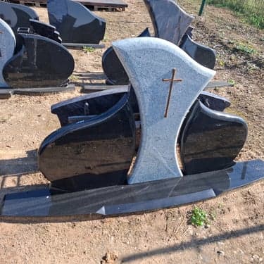 Trijų ir daugiau dalių paminklai 36