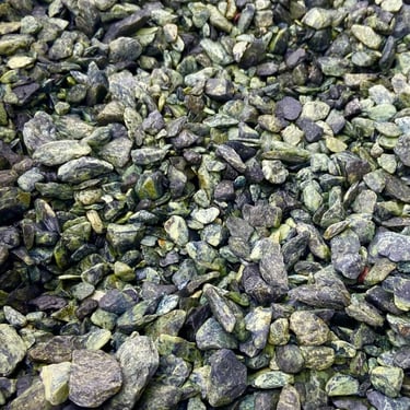 Dekoratyvinė skalda žalia fr. 10-20 mm